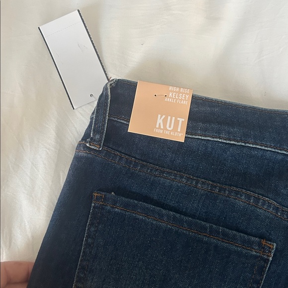 🆕KUT from the Kloth Kelsey High Waist Raw
Hem Crop Kick Flare Jeans - Picture 9 of 10
